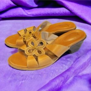 Clarks Artisan Series Tan Leather Sandals Size 8.5